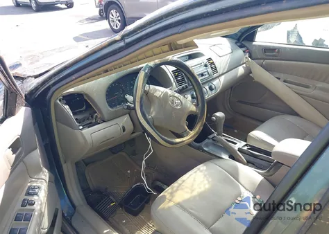 2002 Toyota Camry Le from USA, damaged, VIN JTDBE32K420014562